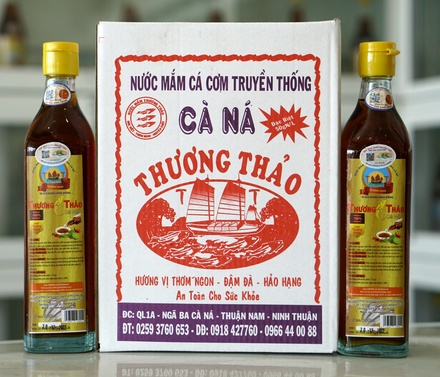 NƯỚC MẮM CÁ CƠM TRUYỀN THỐNG CÀ NÁ 6 CHAI X 500ML/CHAI - ĐẶC BIỆT 50/gN/L (HKD LA THỊ LỆ PHƯƠNG)