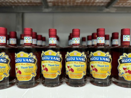 Rượu vang thanh long 500ml (Đặc biệt)