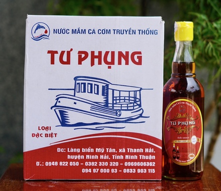 Nước mắm cá cơm truyền thống Tư Phụng loại đặc biệt 6 CHAI x 500ml