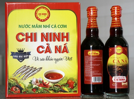 NƯỚC MẮM NHĨ CÁ CƠM 4 CHAI X 300ML (CHI NINH CÀ NÀ)